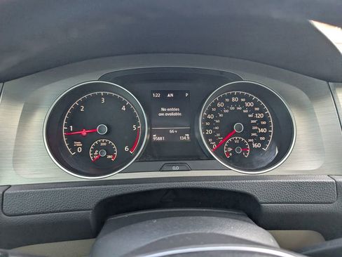 Used 2015 Volkswagen Golf TDI S image 17