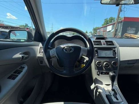Used 2013 Toyota Corolla LE FWD image 16