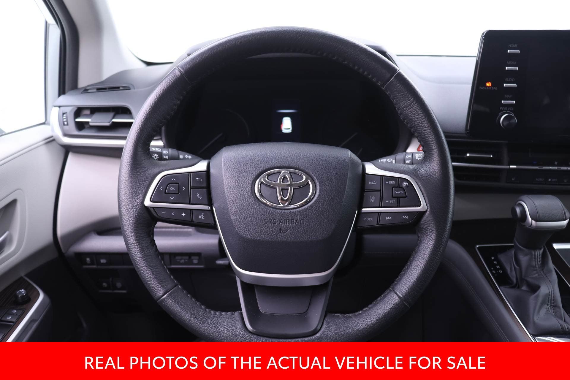 Used 2022 Toyota Sienna XLE FWD image 13
