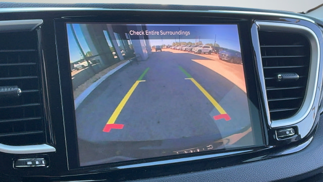 Used 2024 Chrysler Pacifica Touring-L FWD image 14