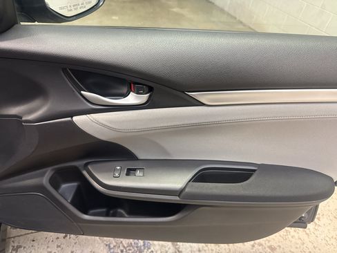 Used 2020 Honda Civic EX image 22