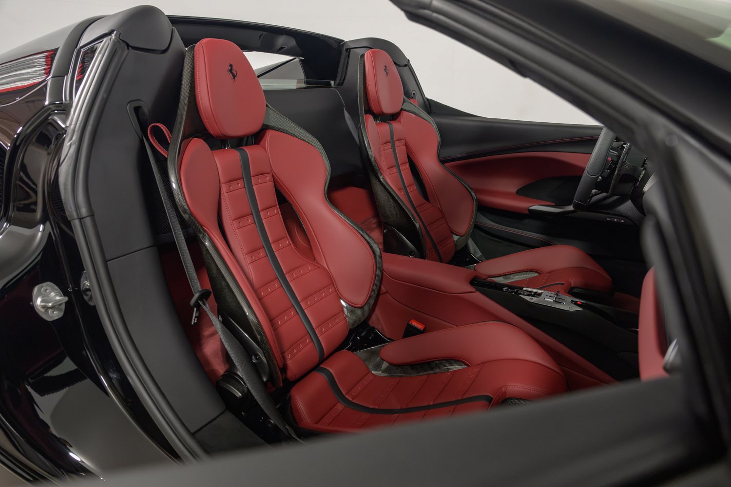 Used 2024 Ferrari 296 GTS RWD image 33