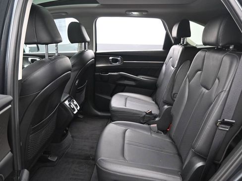 Used 2022 Kia Sorento SX image 28