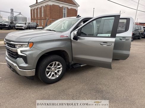 Used 2025 Chevrolet Silverado 1500 LT image 25