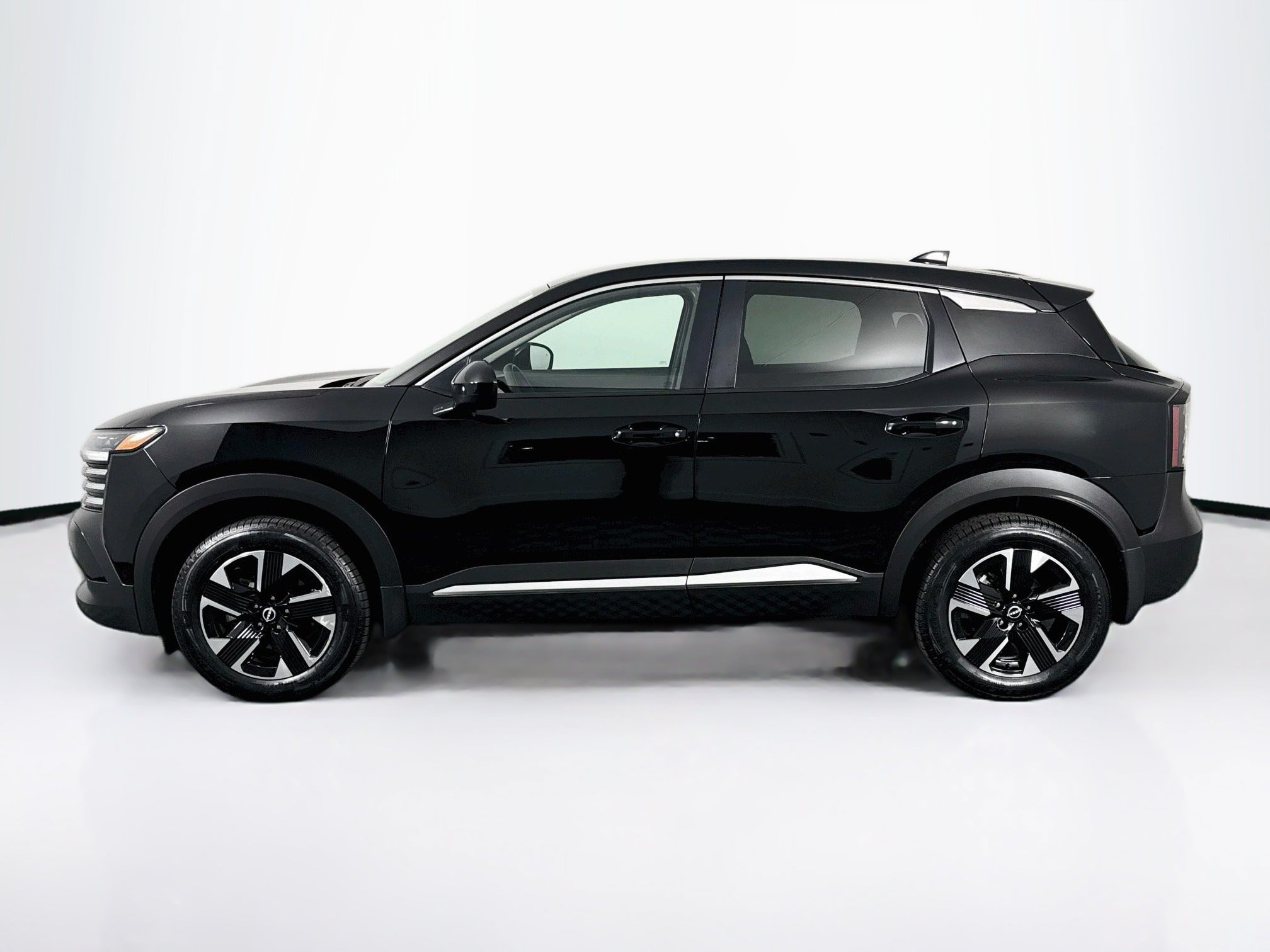 Used 2025 Nissan Kicks SV AWD/4WD image 11