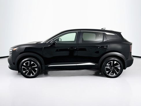 Used 2025 Nissan Kicks SV AWD/4WD image 11