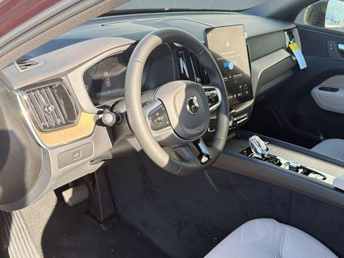 Used 2026 Volvo XC60 B5 Core w/ Climate Package AWD/4WD image 4