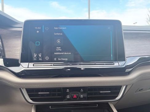 Used 2024 Volkswagen Atlas SEL Premium R-Line image 17