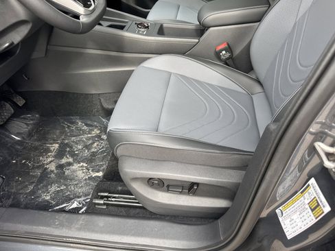 New 2026 Volkswagen Tiguan SE FWD image 24