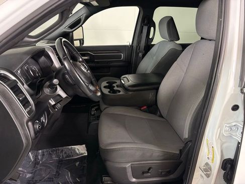 Used 2024 RAM 2500 Big Horn AWD/4WD image 18