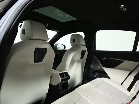 New 2026 BMW 530i xDrive w/ M Sport Package image 32