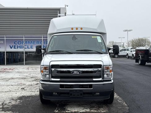 New 2026 Ford E-350 and Econoline 350 Super Duty image 8