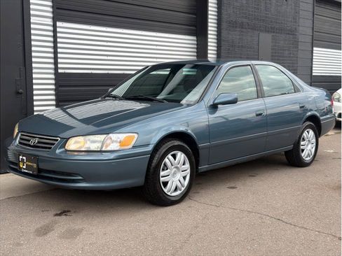 Used 2001 Toyota Camry LE FWD image 5