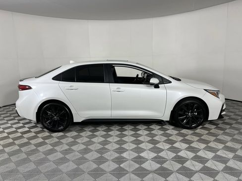 Used 2025 Toyota Corolla XSE image 3