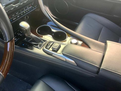 Used 2017 Lexus RX 450h AWD image 16