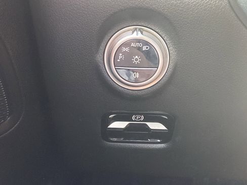 Certified 2025 Mercedes-Benz C 300 Sedan image 26