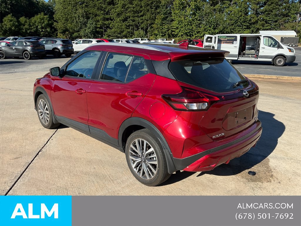 Used 2022 Nissan Kicks SV w/ Interior Electronics Package FWD image 3