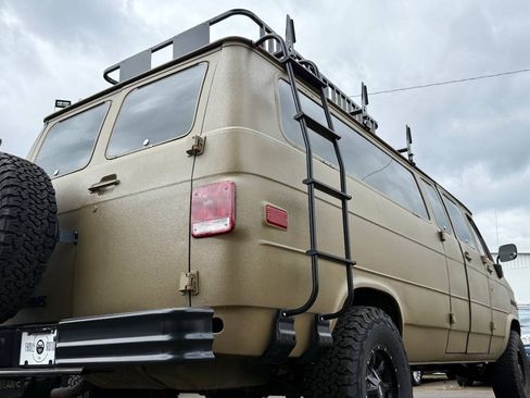 Used 1990 Chevrolet G30 Heavy-Duty Extended Sportvan RWD image 13