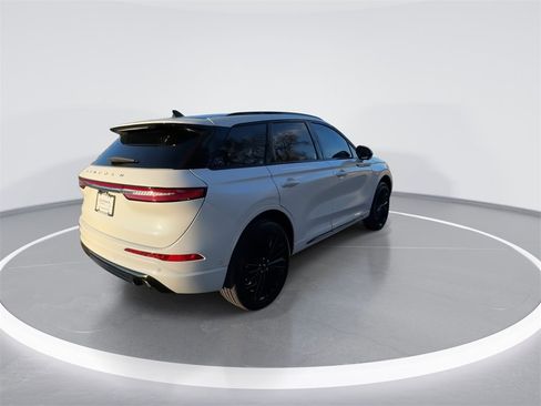 Used 2023 Lincoln Corsair Reserve w/ Equipment Group 202A image 8