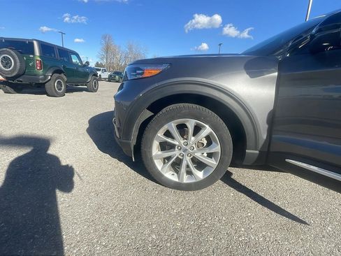 Used 2023 Ford Explorer Platinum w/ Class IV Trailer Tow Package image 24