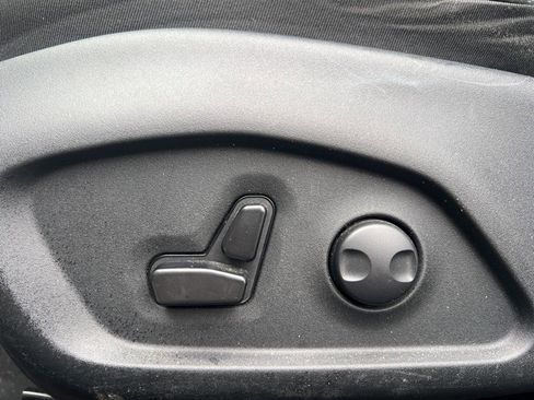 Used 2025 Jeep Compass Limited image 9