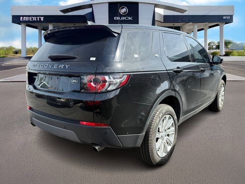 Used 2019 Land Rover Discovery Sport SE image 2
