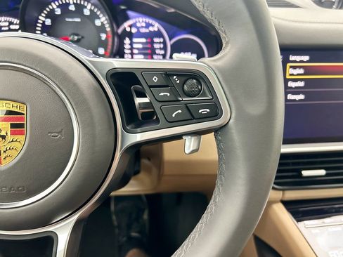 Used 2022 Porsche Cayenne image 12