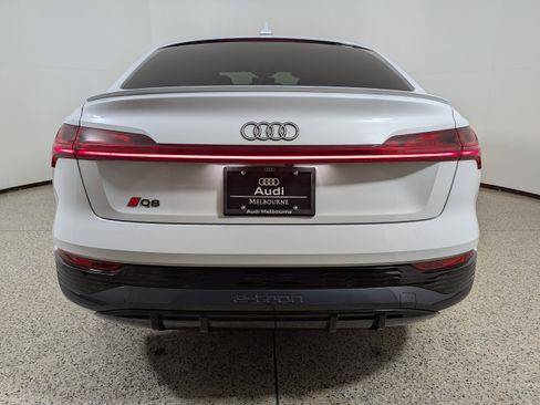 Certified 2024 Audi Q8 e-tron Premium Plus w/ Premium Plus Package image 6