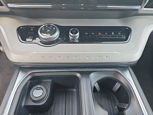 Used 2025 Ford Expedition Max Active AWD/4WD image 30