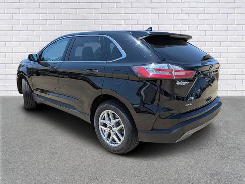 Used 2023 Ford Edge SEL image 3