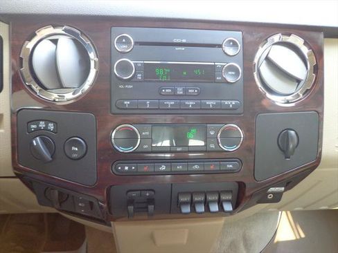 Used 2009 Ford F350 4x4 Crew Cab Super Duty image 12