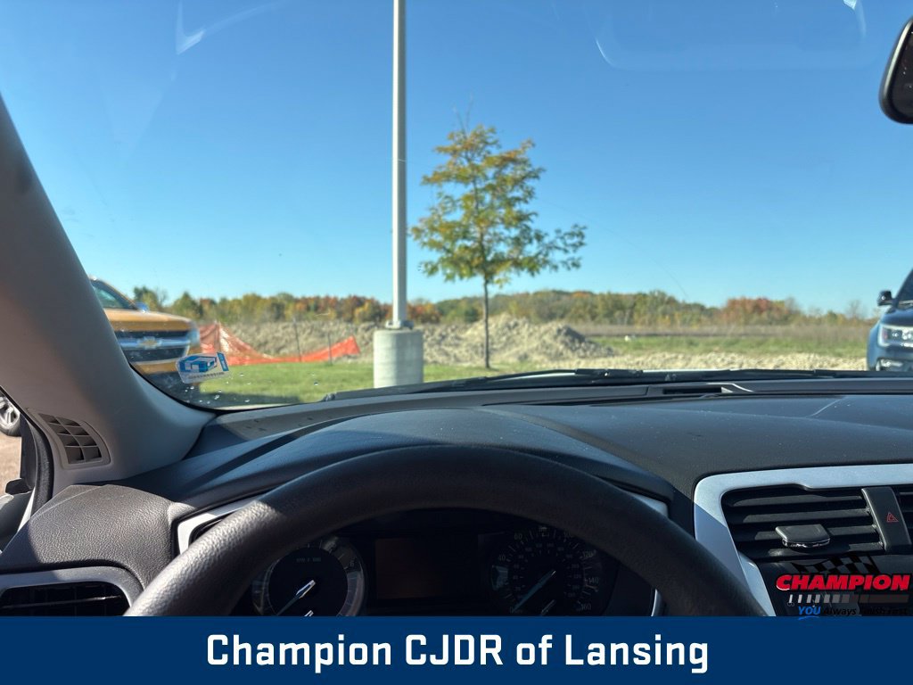 Used 2015 Ford Fusion SE FWD image 17