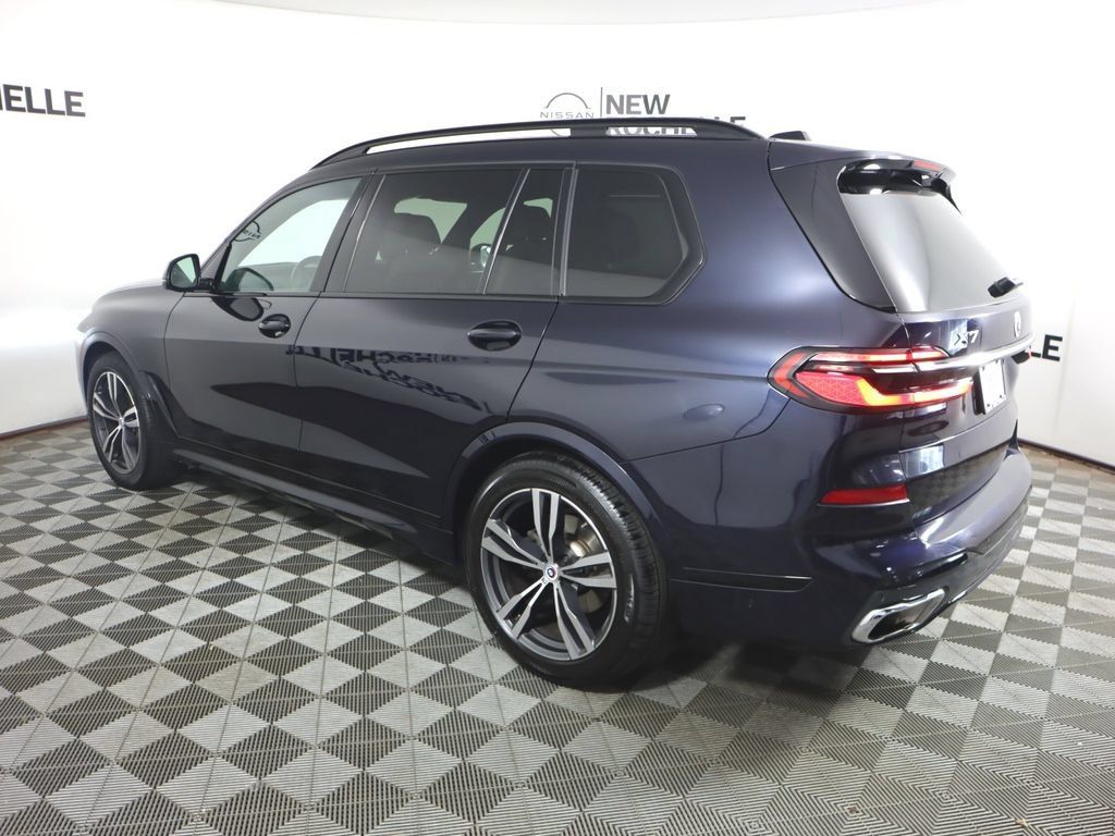 Used 2023 BMW X7 xDrive40i w/ M Sport Package AWD/4WD image 8