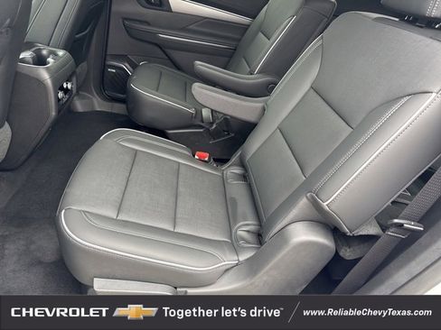 Used 2025 Buick Enclave Preferred image 15