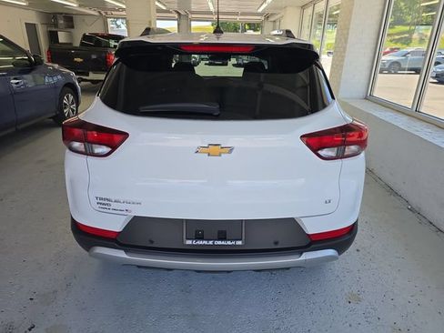 Used 2021 Chevrolet TrailBlazer LT w/ Premium Seating Package AWD/4WD image 4