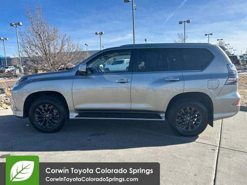 Used 2021 Lexus GX 460 Premium w/ Premium Package image 4