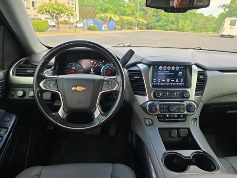 Used 2017 Chevrolet Suburban LT AWD/4WD image 15