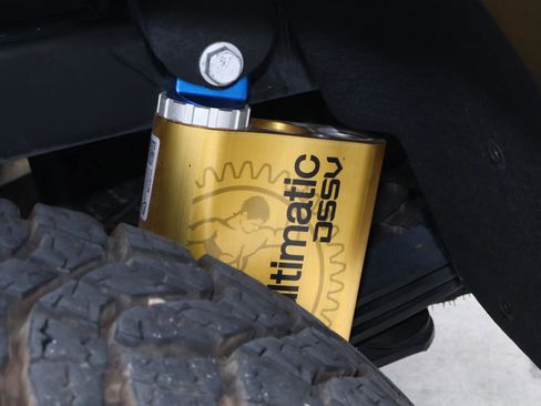 Used 2024 Chevrolet Colorado ZR2 w/ ZR2 Convenience Package III image 11