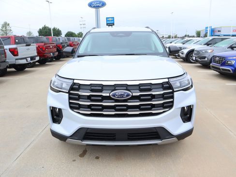 New 2026 Ford Explorer Active w/ Active Comfort Package RWD image 10