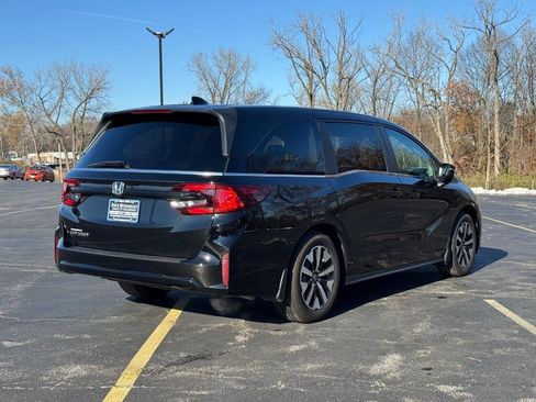 Certified 2026 Honda Odyssey EX-L image 3