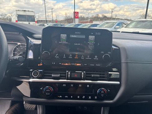 Certified 2023 Nissan Pathfinder SL image 24