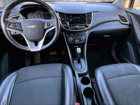 Used 2019 Chevrolet Trax LT w/ LT Convenience Package image 15