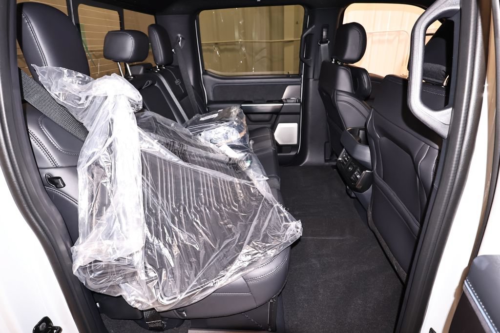 New 2026 Ford F450 Platinum w/ FX4 Off-Road Package AWD/4WD image 16