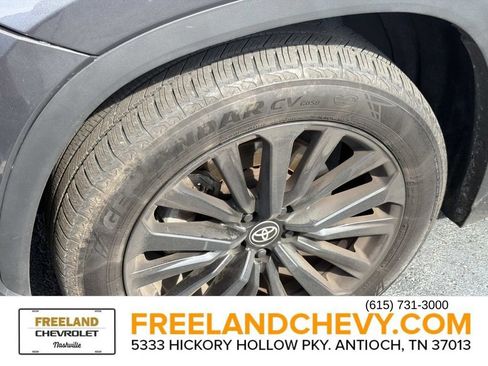 Used 2024 Toyota Highlander XSE AWD/4WD image 9