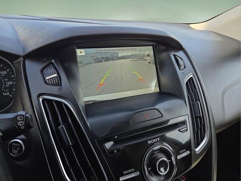 Used 2017 Ford Focus Titanium image 17