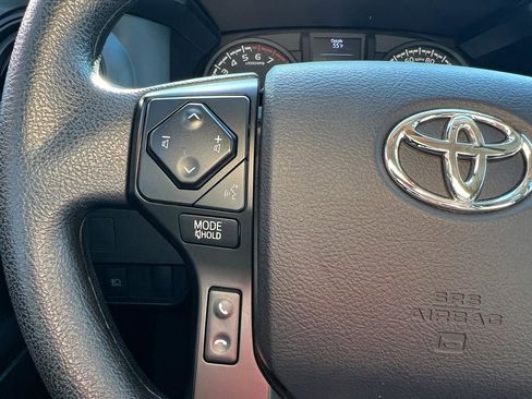 Used 2022 Toyota Tacoma SR image 38
