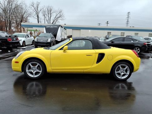 Used 2001 Toyota MR2 image 2