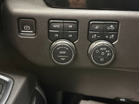 Used 2022 Chevrolet Silverado 1500 LTZ w/ LTZ Premium Package image 31