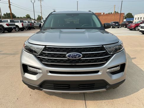 Used 2023 Ford Explorer XLT w/ Equipment Group 202A image 2