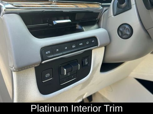 Used 2024 Cadillac Escalade Premium Luxury Platinum image 18